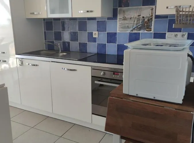 Côté - Devant L'océan